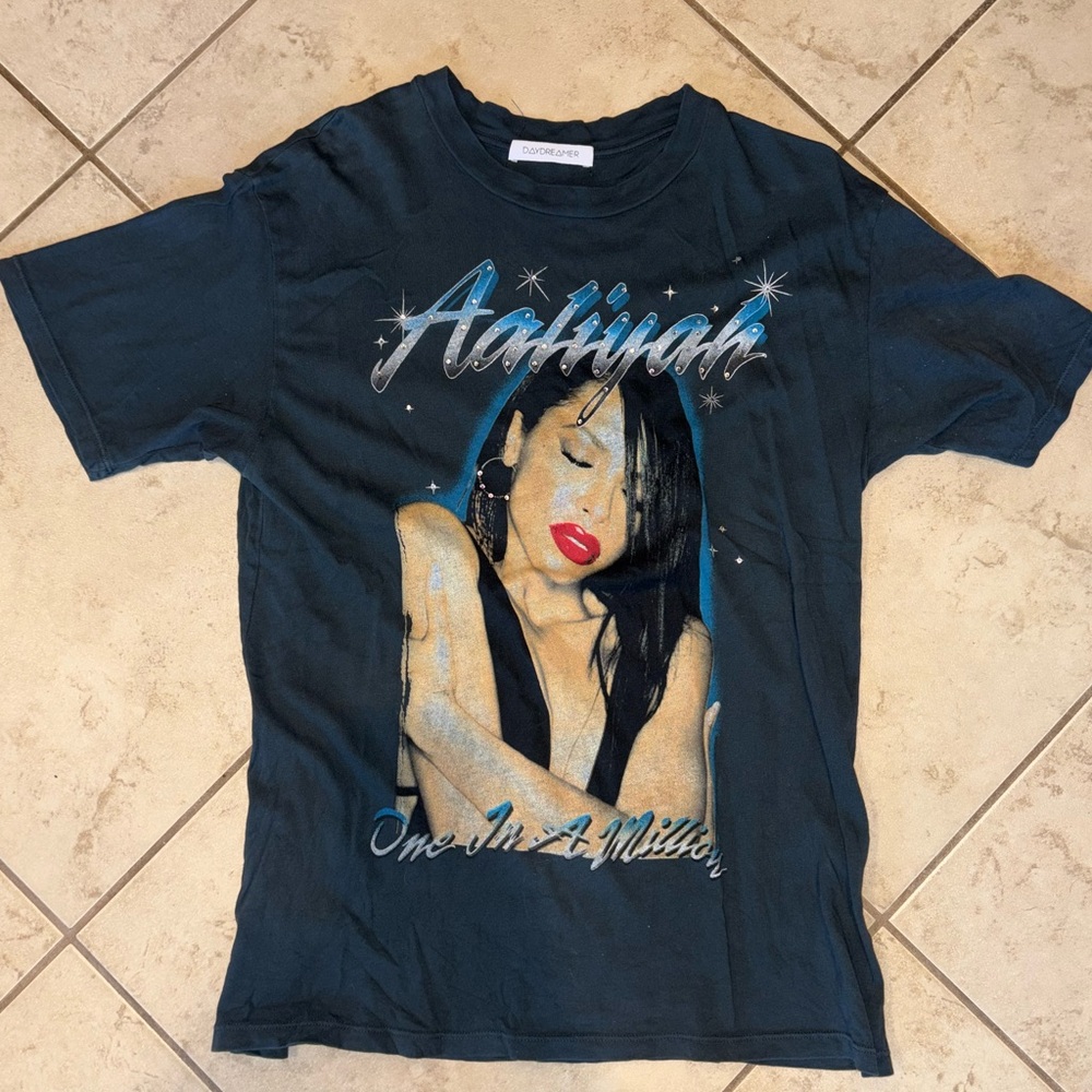 Daydreamer Aaliyah Tee Size M